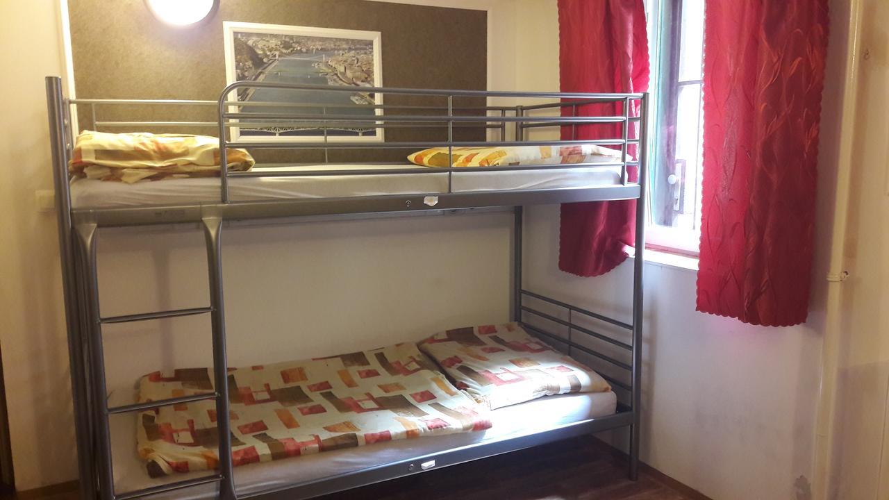 Opera Hostel Budapeşte Dış mekan fotoğraf